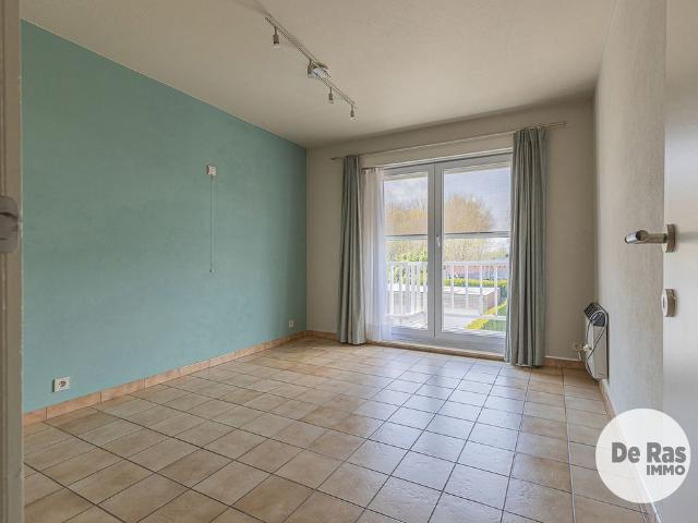 HERZELE Ruim appartement met terras en garage