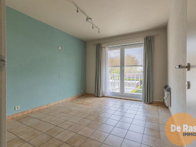 HERZELE Ruim appartement met terras en garage