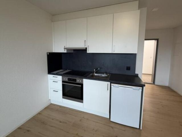 herziges Studio mit Balkon