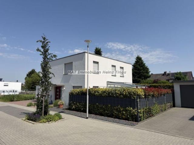 Herzogenrath freistehendes Wohnhaus • Doppelgarage • Lüftungsanlage • Erdwärmesystem hochwertige u. moderne Aufteilung