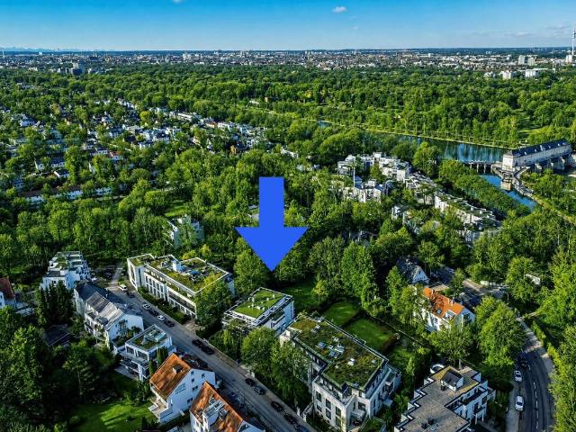 Herzogpark große Garten Idylle mit altem Baumbestand und Bachlauf am Grundstück