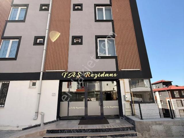 Her Şey elektirik doğalgaz su aidat internet Eşyalı 1+1