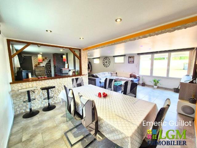 Herbault Maison familiale 138 m² 4 chambres 1 bureau. 138m² Herbault