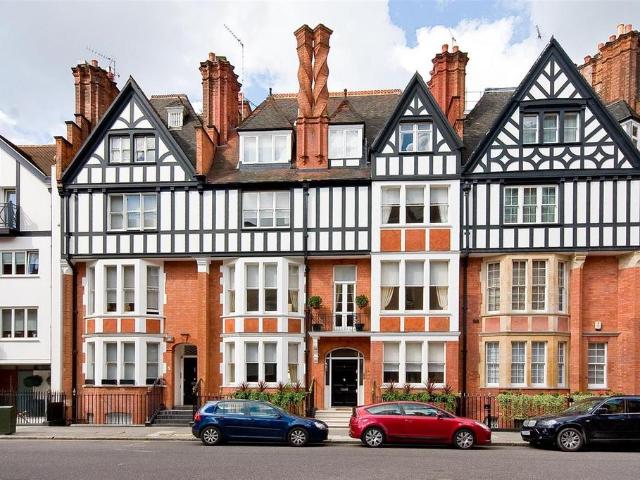 HERBERT CRESCENT, London, SW1X 7 bed terraced house to rent £36,833 pcm £8,500 pw