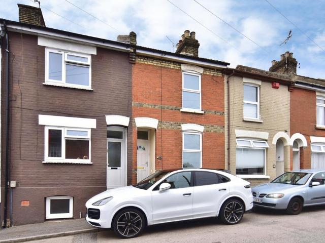 Herbert Road, Chatham, ME4 3 bed house to rent £1,400 pcm £323 pw