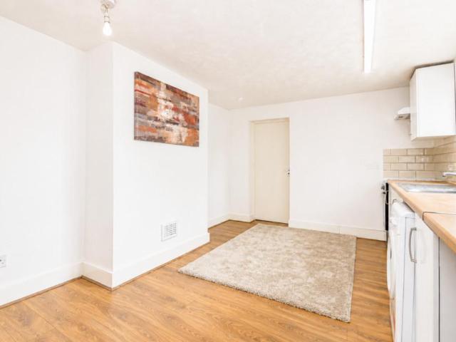 Herbert Road, London 2 bed flat to rent £1,600 pcm £369 pw