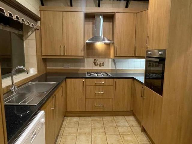 Herbert Road RM11 5 bed detached house to rent £4,250 pcm £981 pw
