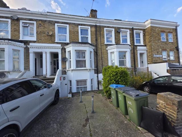 Herbert Road, Woolwich SE18, 1 bed flat to rent, £1,300 pcm | PrimeLocation