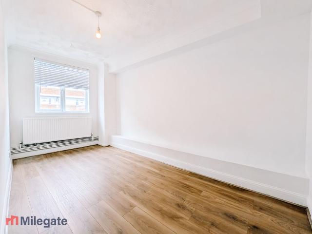 Herbert Road, Woolwich SE18, 2 bed flat to rent, £1,450 pcm | PrimeLocation