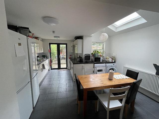 Herbert Street, Cambridge CB4, 6 bed property to rent, £4,100 pcm | PrimeLocation