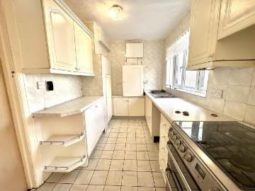 Hercies Road, Uxbridge, UB10 4 bed detached house to rent £2,400 pcm £554 pw
