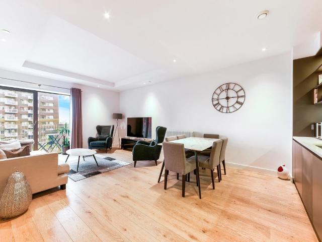 Hercules House, Botanic Square, London E14, 3 bed flat to rent, £3,900 pcm | PrimeLocation