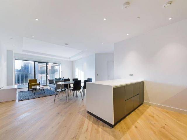 Hercules House, London City Island, London E14, 3 bed flat to rent, £3,500 pcm | PrimeLocation