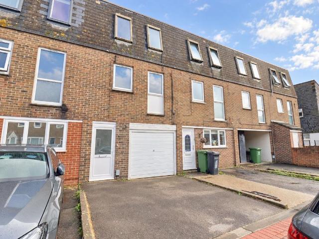 Hercules Street, Portsmouth PO2, 3 bed property to rent, £1,450 pcm | PrimeLocation