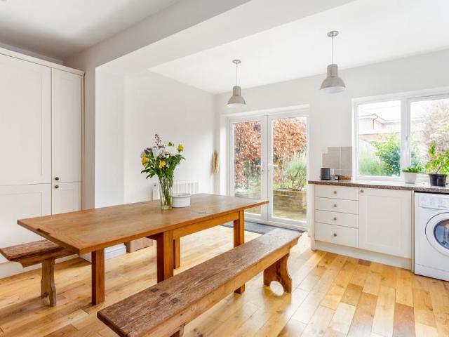 Herd Street Marlborough SN8 2 bed semi detached house to rent £1,350 pcm £312 pw