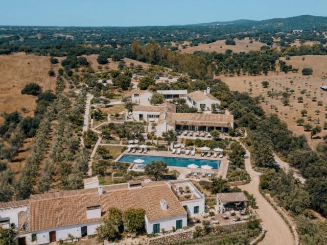 HERDADE COM 5,9 HECTARES, MORADIA E CAVALARIÇA | SANTIAGO DO ESCOURAL