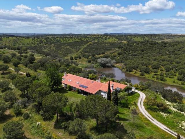 Herdade com 90 hectares e várias construções em Moura, Beja 1600m² Moura Santo Agostinho