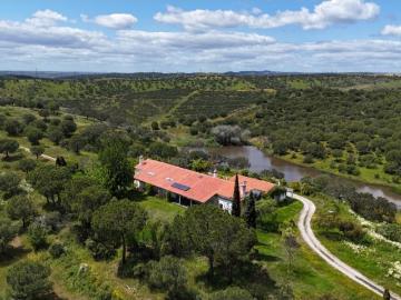 Herdade com 90 hectares e várias construções em Moura, Beja 1600m² Moura Santo Agostinho