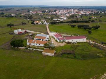Herdade com Capacidade Fotovoltaica 276m² Aguiar da Beira e Coruche