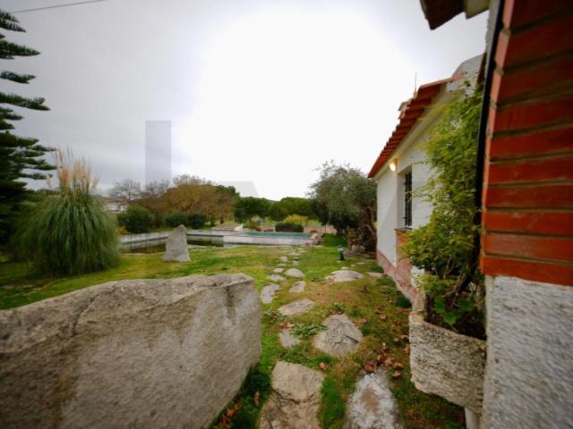 Herdade com cerca de 32 hectares | Terreno rústico e urbano | Elevado potencial agrícola e turístico