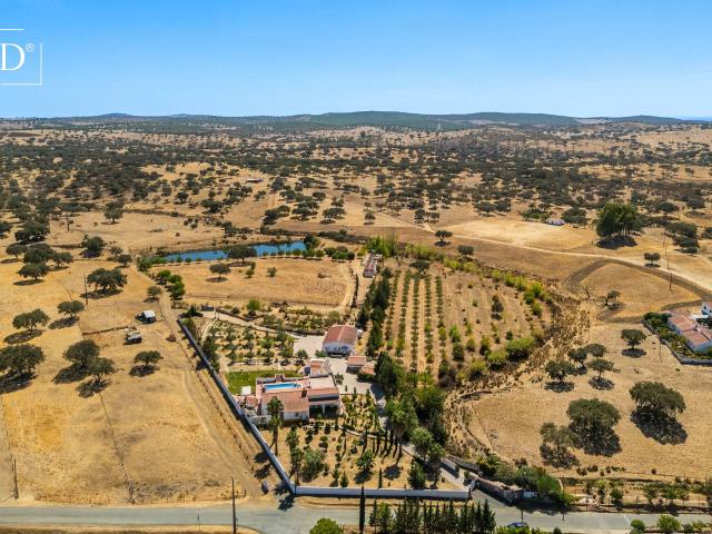 Herdade com lago privado e 22 hectares, perto de Mértola