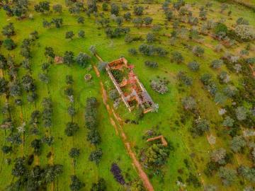 Herdade com moradia para recuperar [ barragem e ribeiro ] 100m² Aldeia Nova De São Bento