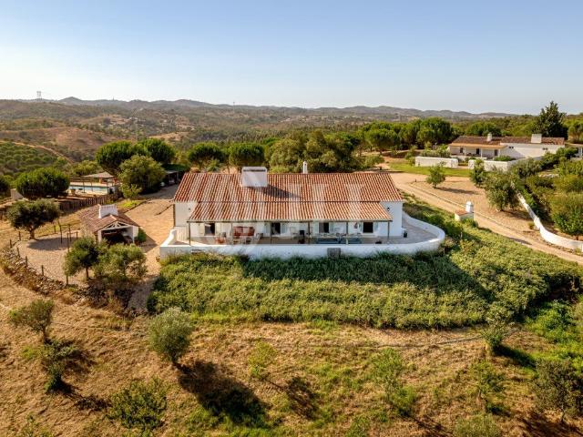 Herdade com moradias, em Santa Margarida da Serra, Grândola 0m² Grândola e Santa Margarida da Serra