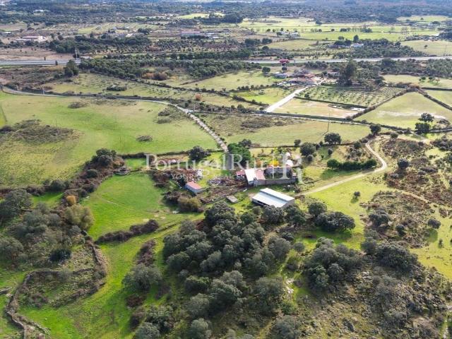 Herdade de 103 ha confinante com o Rio Ocreza em Castelo Bra. 271m² Alcains