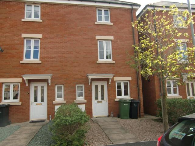 Hereford HR2 4 bed semi detached house to rent £1,250 pcm £288 pw
