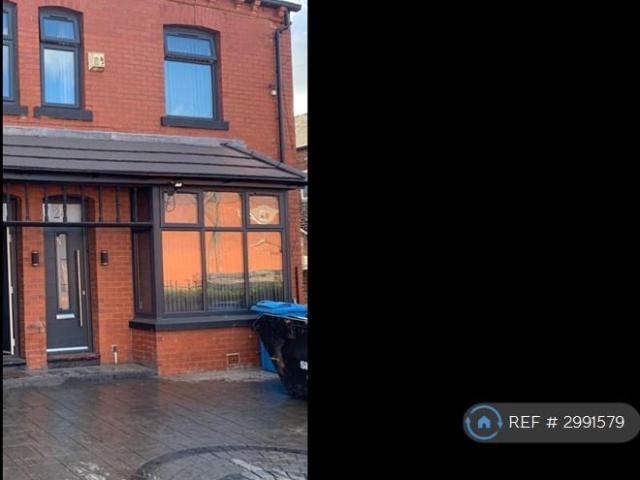 Hereford Street, Oldham, OL9 3 bed end of terrace house to rent £1,300 pcm £300 pw
