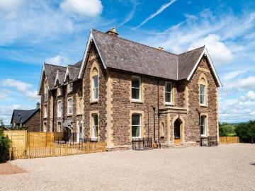 Herefordshire, County Of, UK HR1, 2 bed flat to rent, £1,150 pcm | PrimeLocation