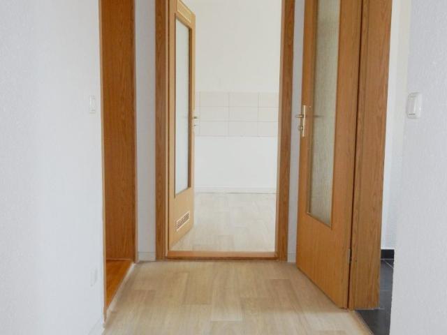 Hereinspaziert: helle 2‑Raum‑Wohnung mit Relax‑Balkon im EG