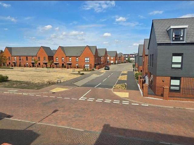 Heren Lane, Milton Keynes, MK8 1 bed in a house share to rent £650 pcm £150 pw