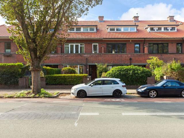 Herenhuis, tussenwoning te huur in Den Haag
