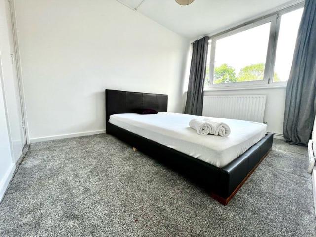 Herent Drive, Ilford IG5, 3 bed semi detached house to rent, £2,496 pcm | PrimeLocation