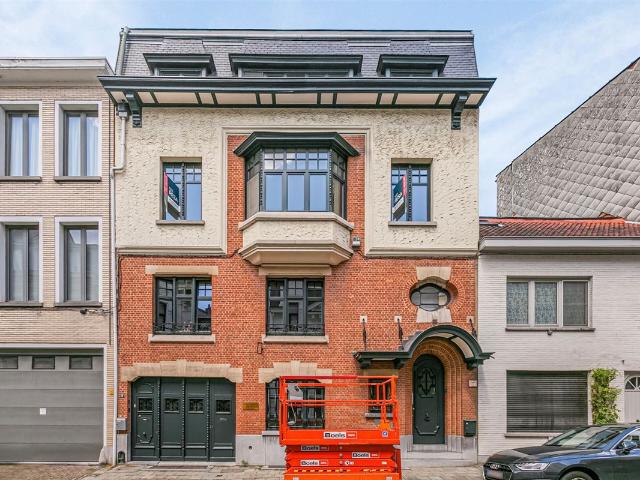 Herenwoning te Berchem 2600