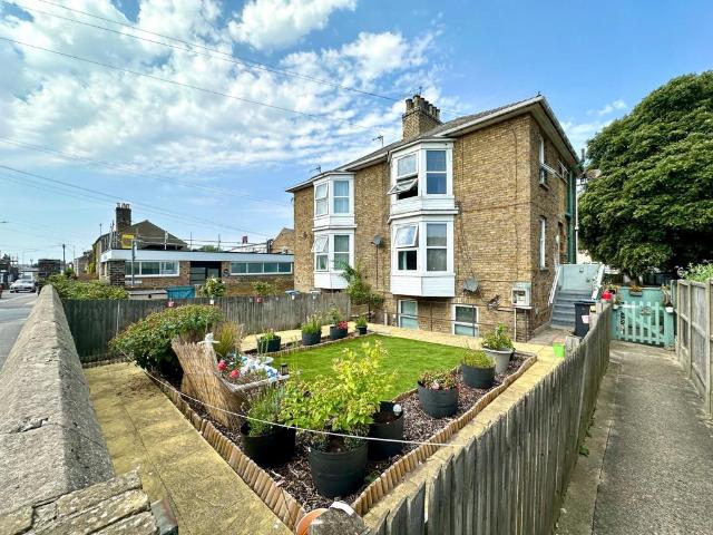 Hereson Road, Ramsgate, Kent, CT11 3 bed maisonette to rent £1,100 pcm £254 pw