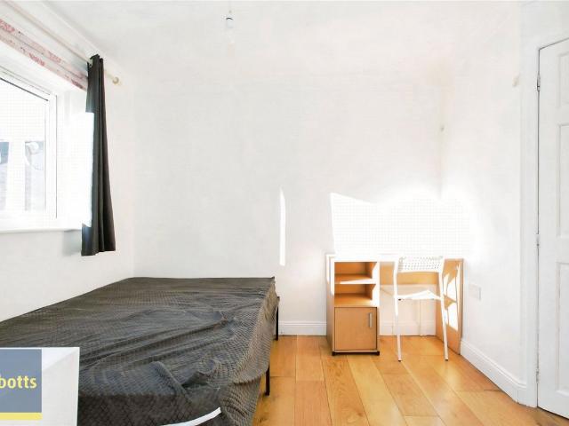 Hereward Close, Cambridge CB24, 5 bed shared accommodation to rent, £595 pcm | PrimeLocation