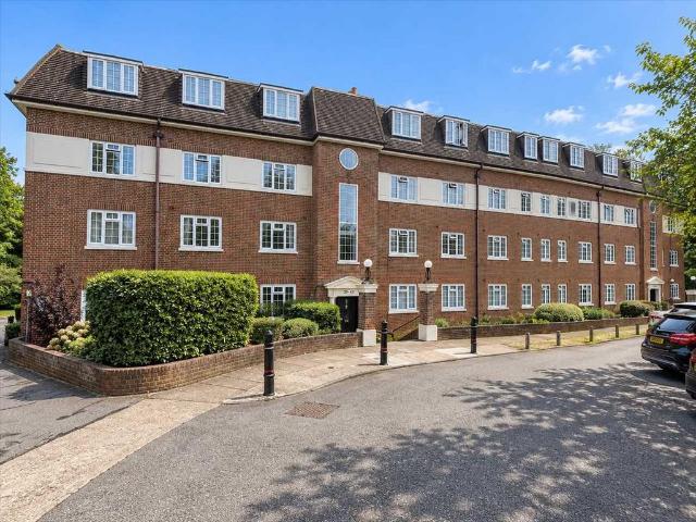 Herga Court, Harrow on the Hill 2 bed apartment to rent £1,800 pcm £415 pw