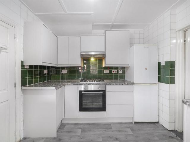 Herga Road, Harrow 3 bed end of terrace house to rent £2,200 pcm £508 pw