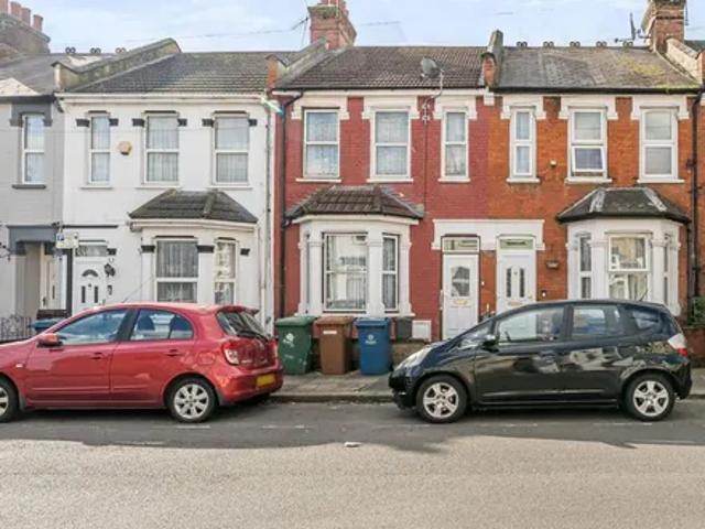 Herga Road, London, HA3 5AN, United Kingdom | 4 bed townhouse for rent #136266212 | Rentberry