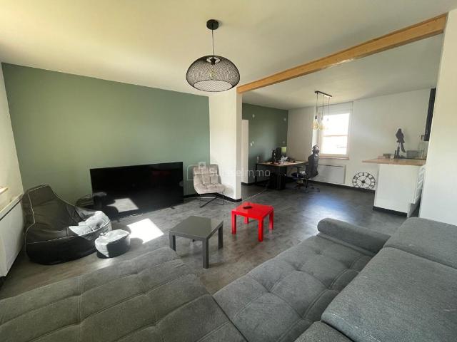 Héricourt, bel appartement triplex avec jardin d'environ 78 m2