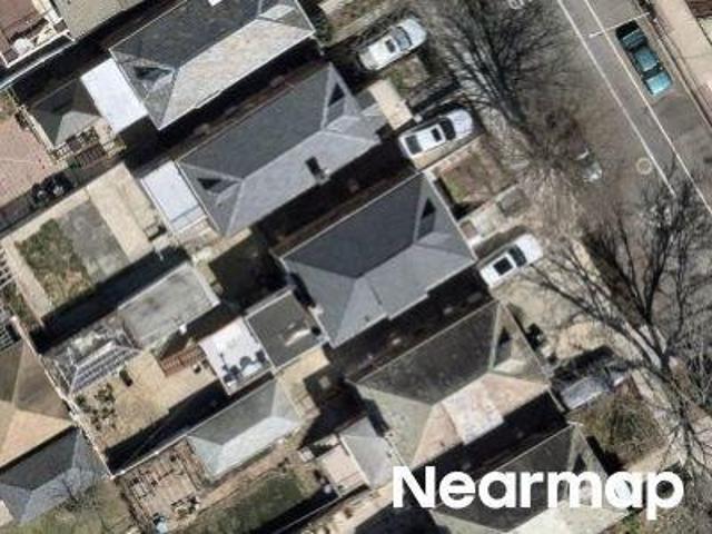 Hering Ave