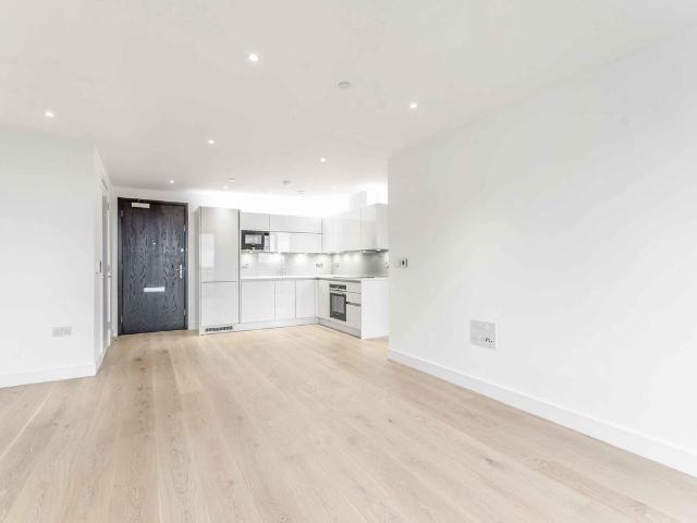 Heritage Tower, Canary Wharf, London E14, 1 bed flat to rent, £2,275 pcm | PrimeLocation
