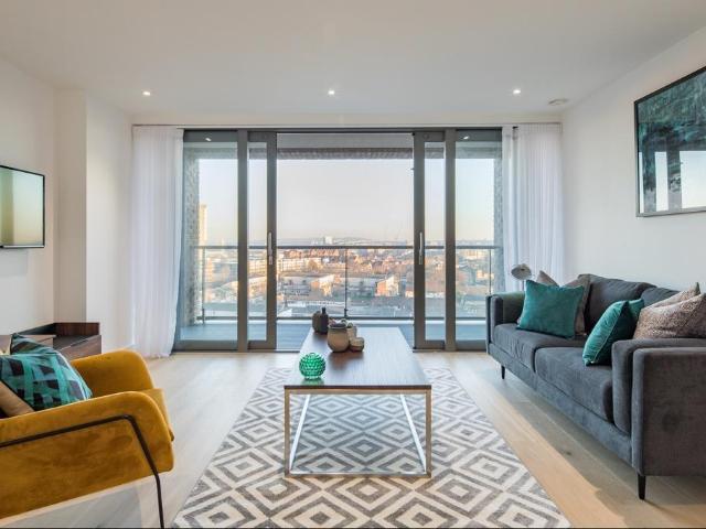 Heritage Tower, Canary Wharf, South. 2 bed flat to rent £3,683 pcm £850 pw