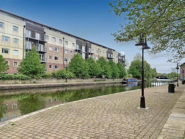 Heritage Way, Wigan WN3 2 bed apartment to rent £795 pcm £183 pw