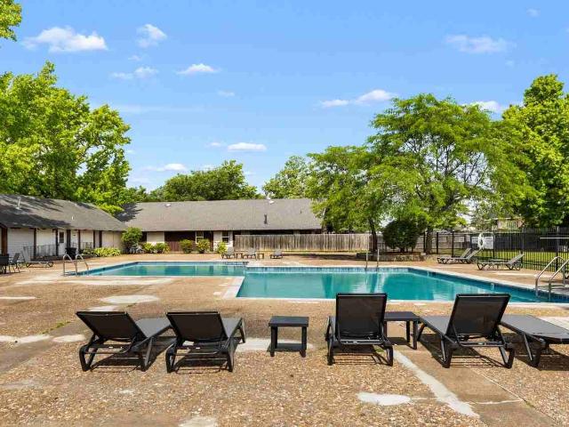 Heritage Apartments 1 Bedroom Apartment for Rent at 1002 Heritage Ct, Saint Charles, MO 63303