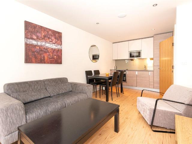 Heritage Avenue, London NW9, 1 bed flat to rent, £1,700 pcm | PrimeLocation