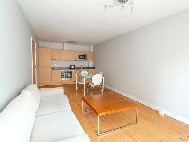 Heritage Avenue, London, NW9 2 bed apartment to rent £1,950 pcm £450 pw