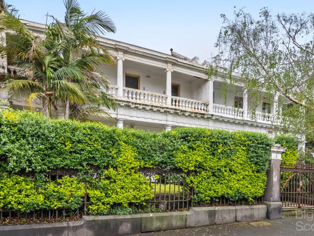HERITAGE CHARM
